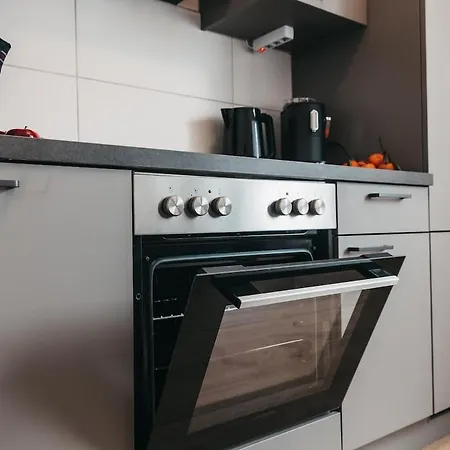 Atlas 4 Oberhausen, 3 Zimmer, Naehe Bahnhof, Westfield Centro Apartment