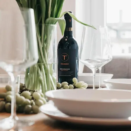 Atlas 4 Oberhausen, 3 Zimmer, Naehe Bahnhof, Westfield Centro Apartment