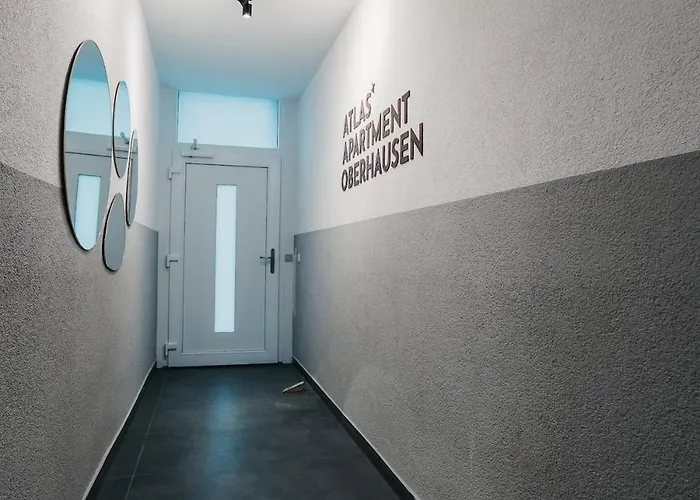 Atlas 4 Oberhausen, 3 Zimmer, Naehe Bahnhof, Westfield Centro Apartment